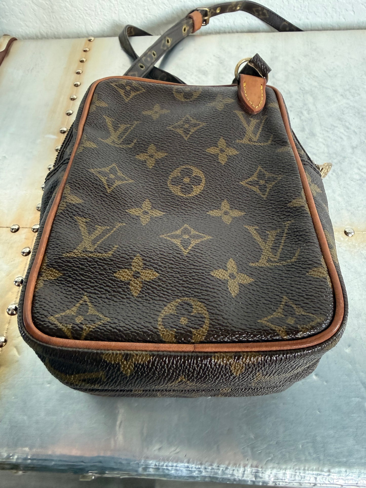 Pre-owned Louis Vuitton Mini Amazon Monogram Crossbody Bag