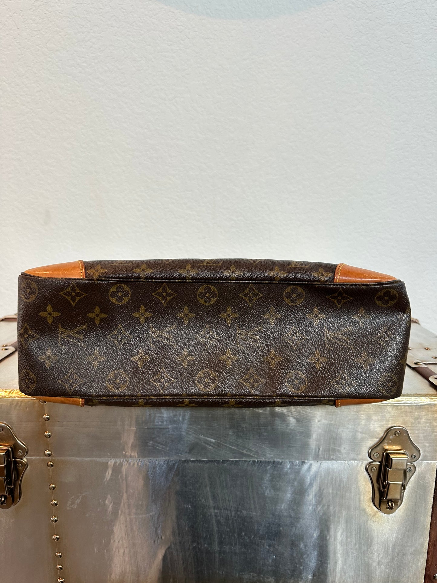 Pre-owned Authentic Louis Vuitton Boulogne 35 Monogram Shoulder Bag