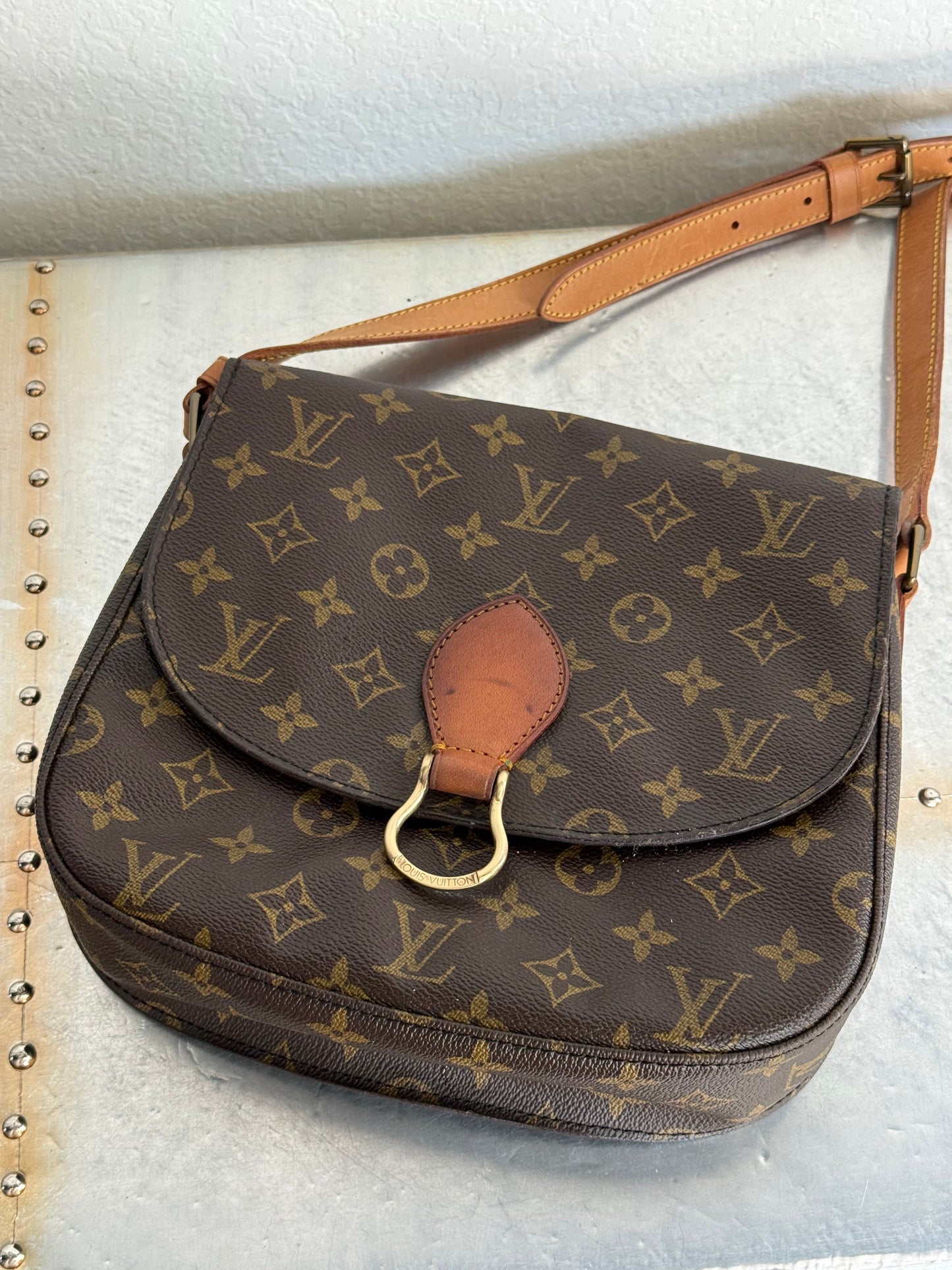 Pre-owned Authentic Louis Vuitton Saint Cloud GM Monogram Crossbody Bag
