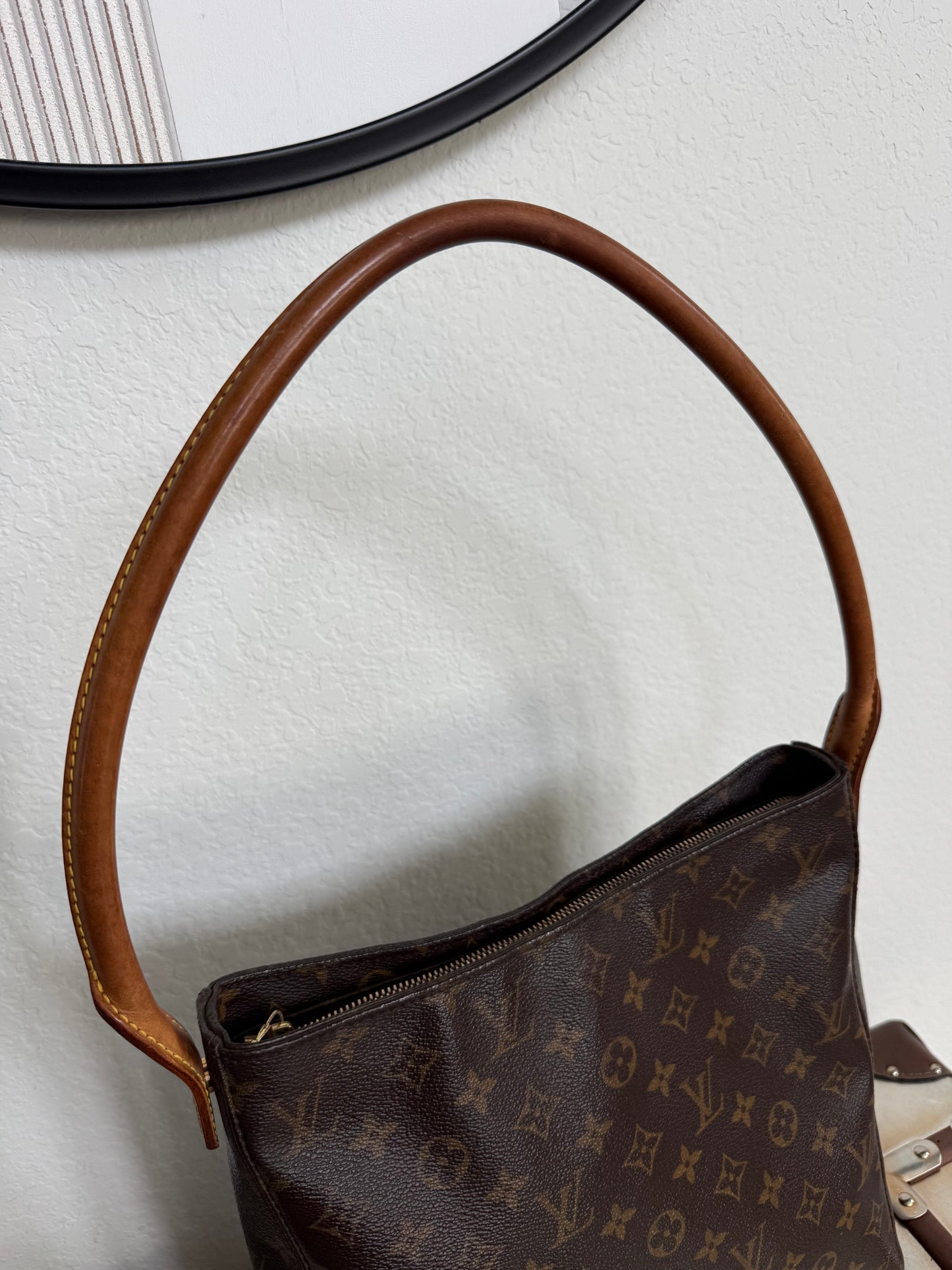 Pre-owned Authentic Louis Vuitton Looping GM Monogram Shoulder Bag