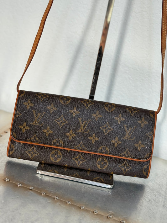 Pre-owned Authentic Louis Vuitton Pochette Twin GM Monogram Shoulder Bag