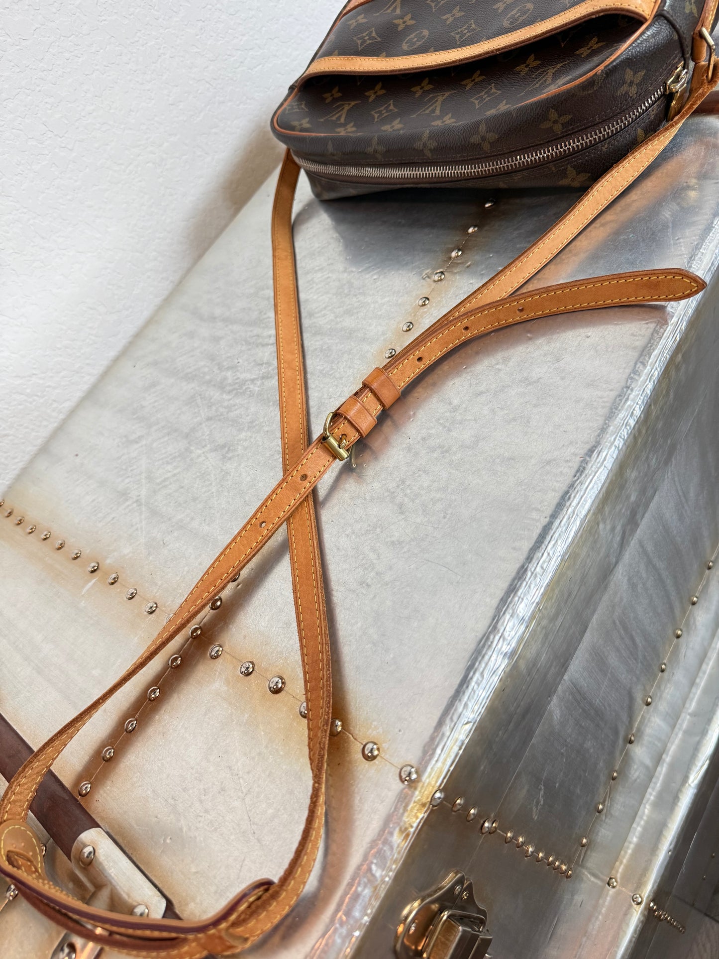 Pre-owned Authentic Louis Vuitton Trocadero 27 Monogram Crossbody Bag