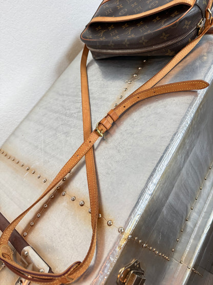 Pre-owned Authentic Louis Vuitton Trocadero 27 Monogram Crossbody Bag
