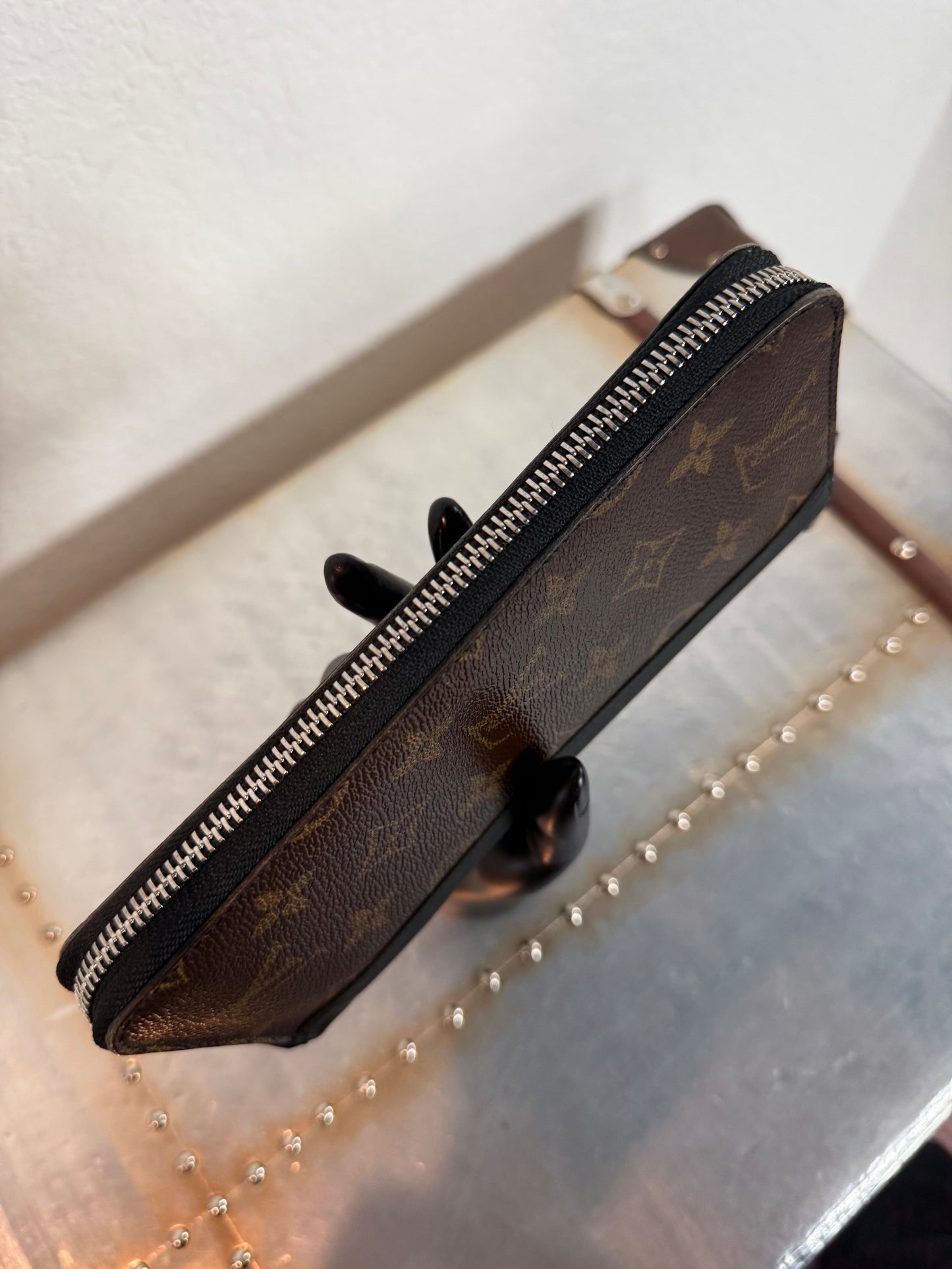 Pre-owned Authentic Louis Vuitton Macassar Vertical Zippy Monogram Wallet