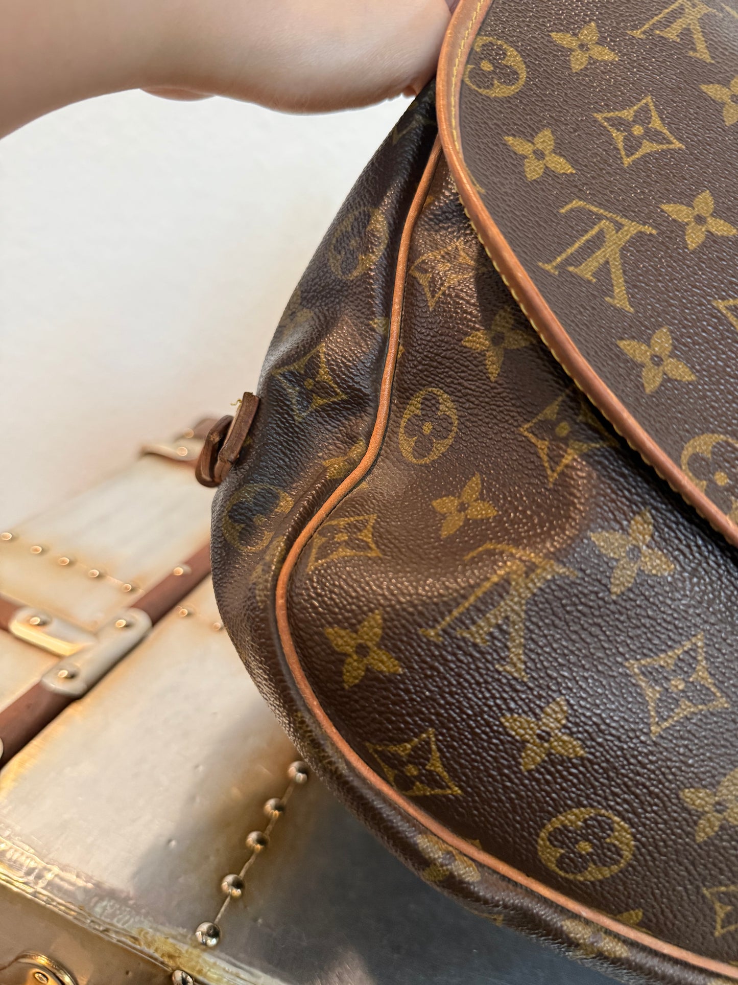 Pre-owned Authentic Louis Vuitton Monogram Saumur 35 Crossbody Bag