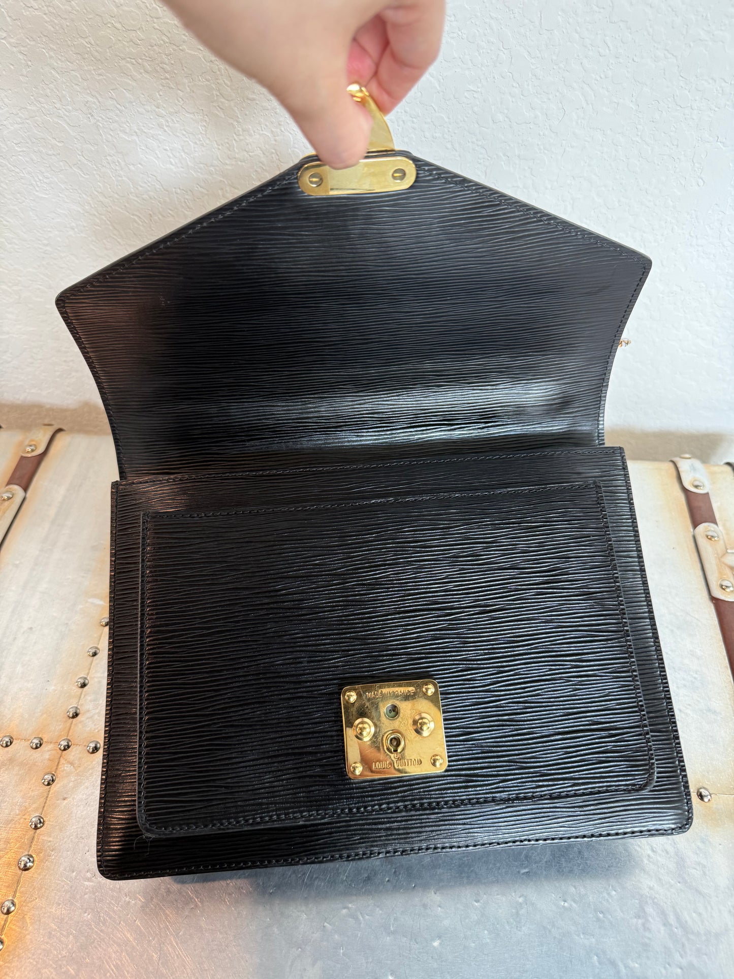 Pre-owned Authentic Louis Vuitton Monceau 28 Epi Black Shoulder / Crossbody Bag