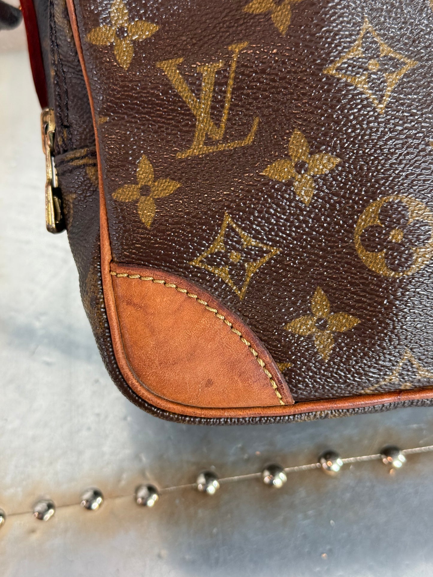 Pre-owned Authentic Louis Vuitton Amazon Monogram Crossbody Bag