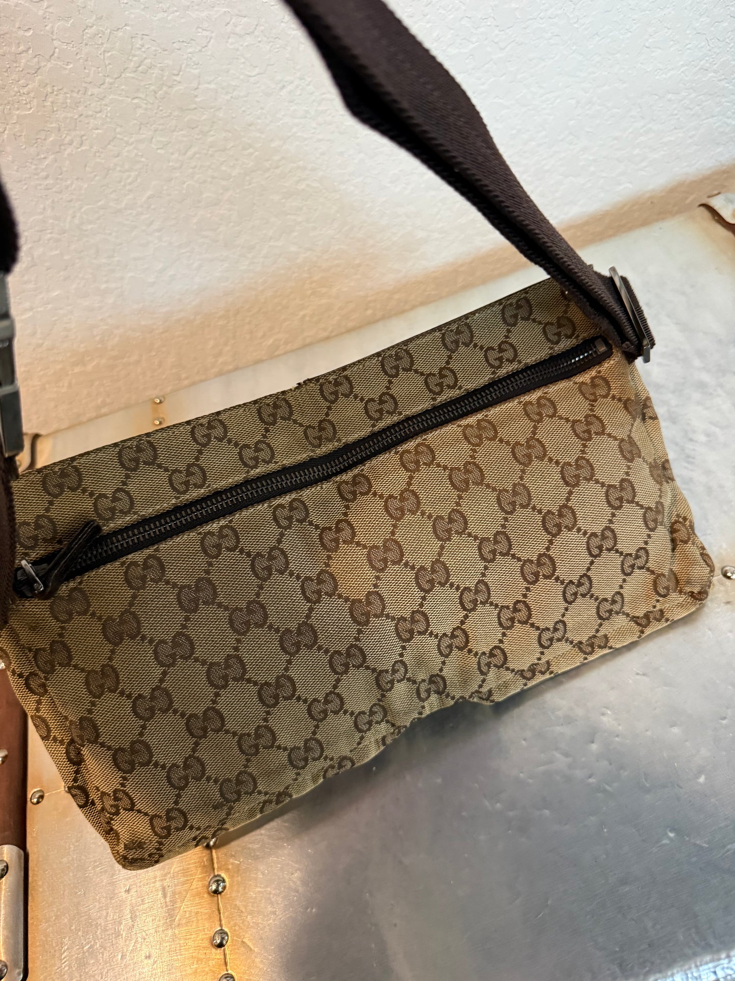 Pre-owned Authentic Gucci Vintage Double Belt GG Canvas Bag