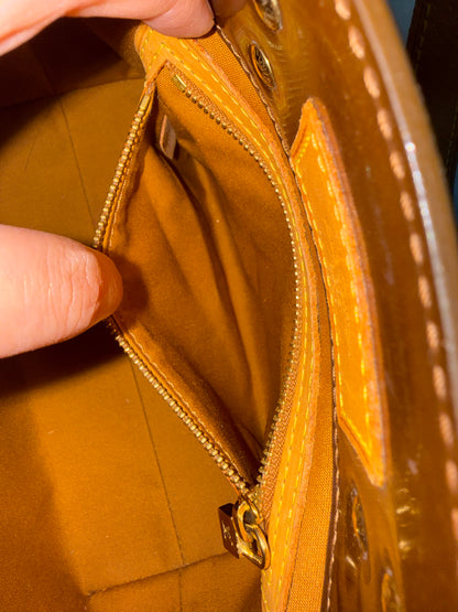 Pre-owned Authentic Louis Vuitton Reade PM Vernis Handbag
