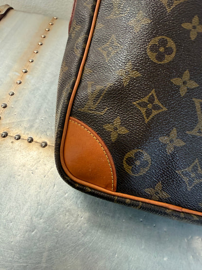 Pre-owned Authentic Louis Vuitton Danube GM Monogram Crossbody Bag