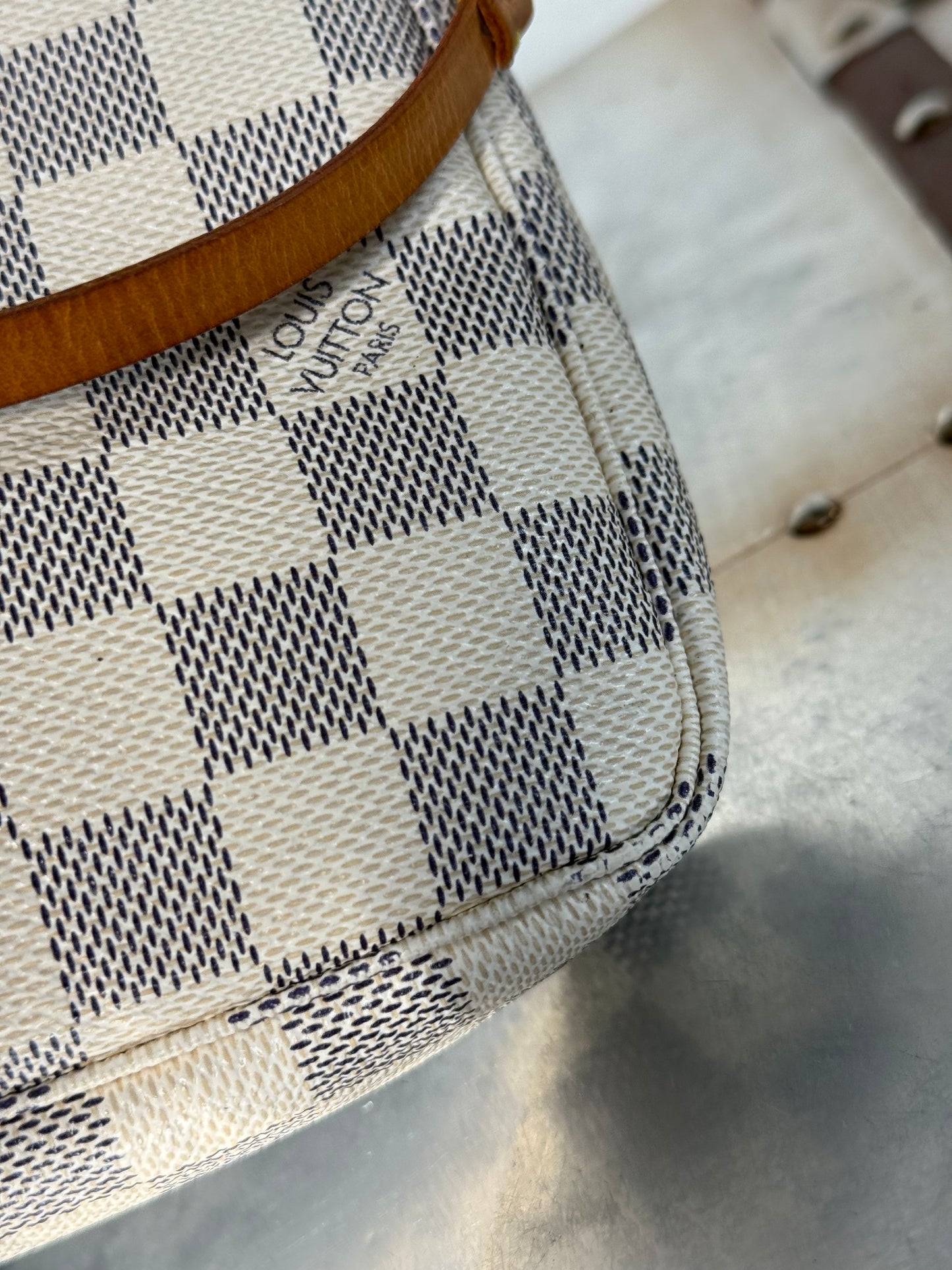Pre-owned Louis Vuitton Pochette Accessoires Damier Azur Shoulder / Handbag