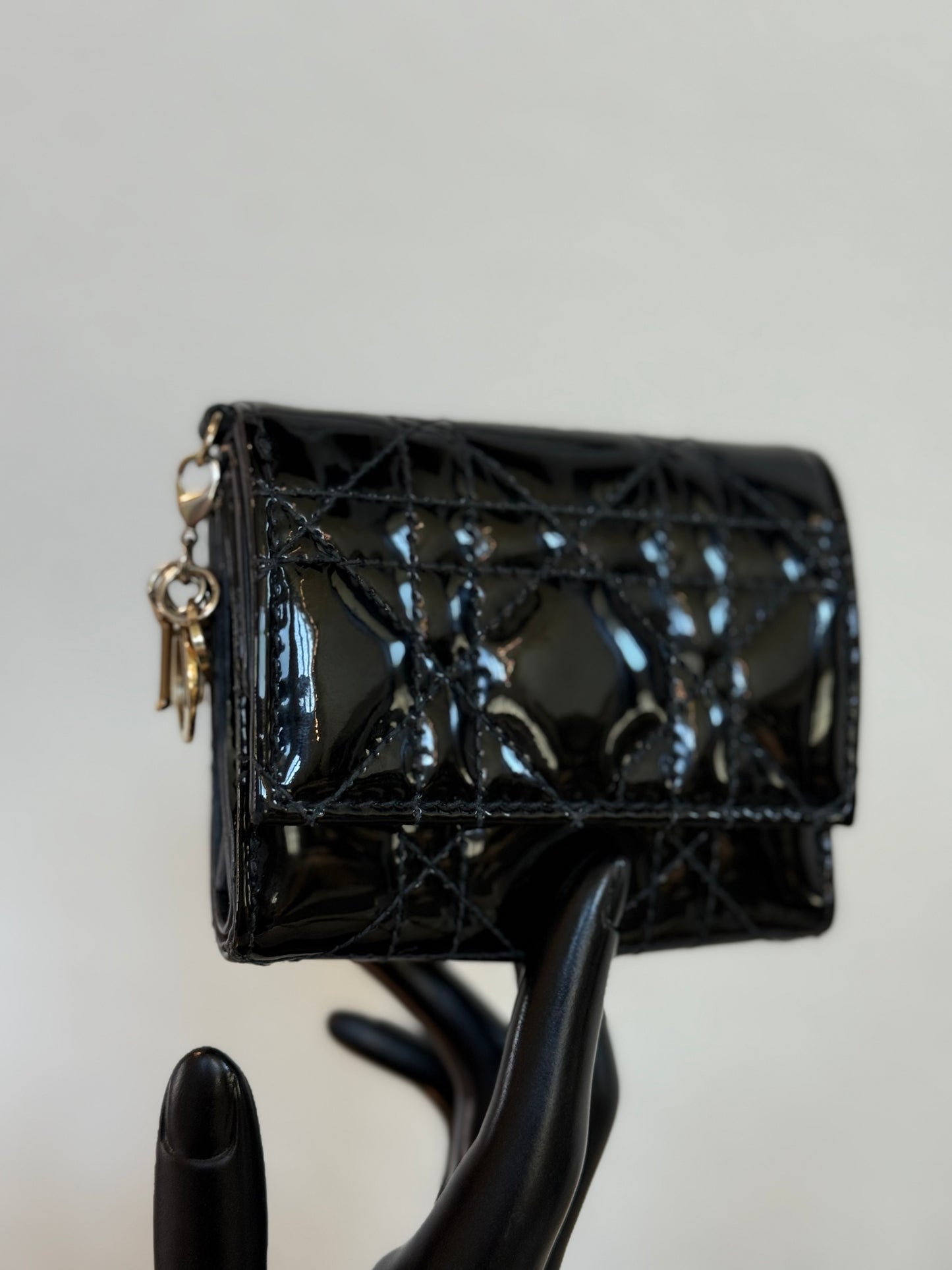 Pre-owned Vintage Christian Dior Patent Cannage Compact Wallet