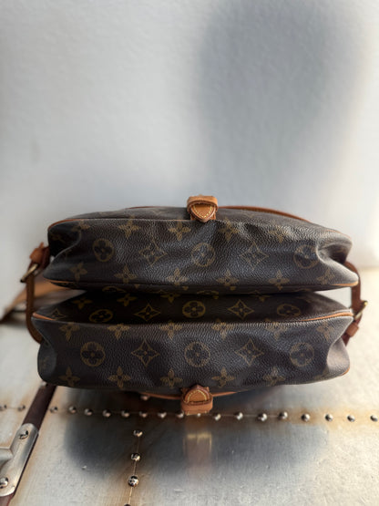 Pre-owned Authentic Louis Vuitton Saumur 30 Monogram Crossbody Bag