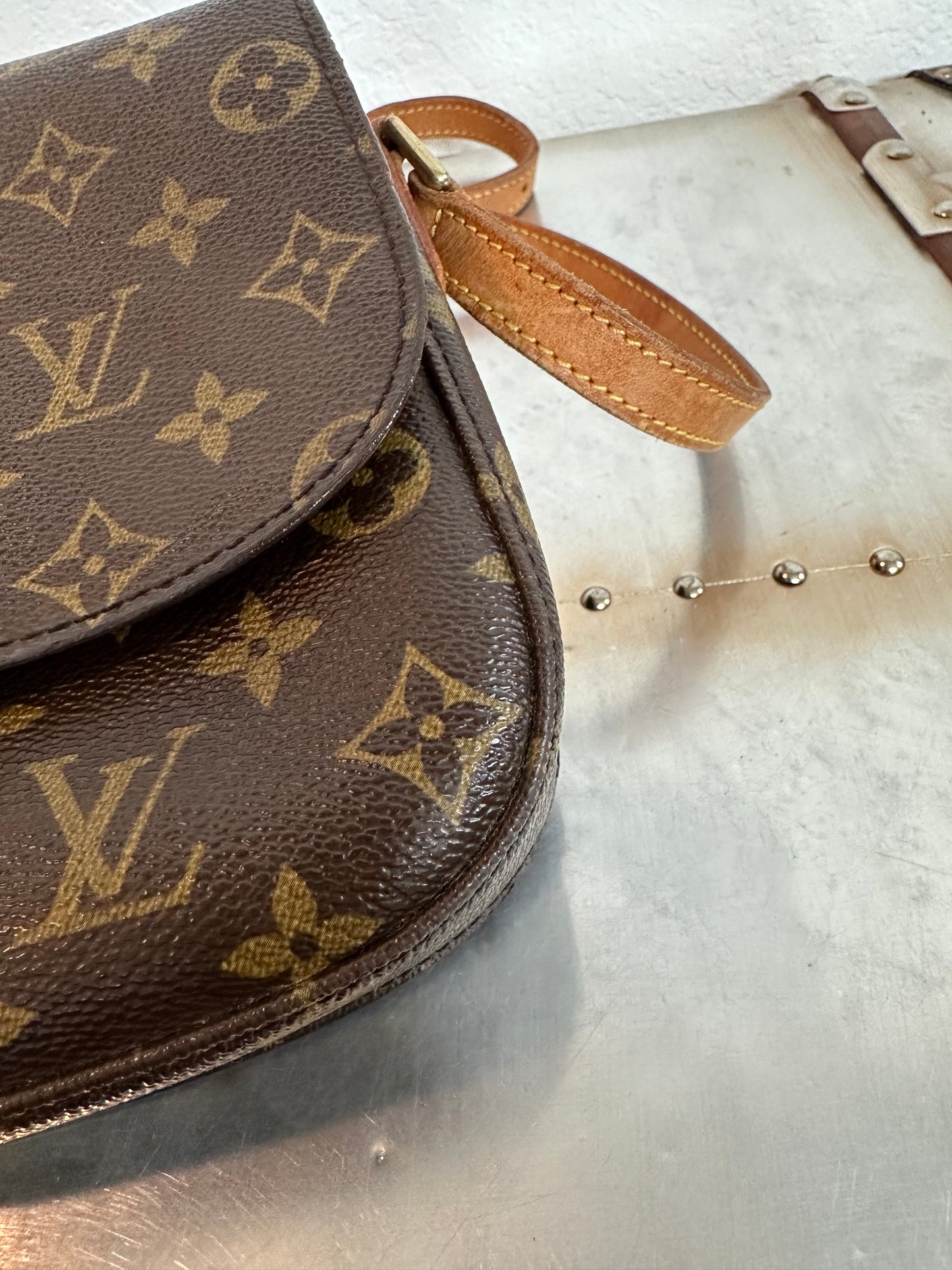 Pre-owned Authentic Louis Vuitton Saint Cloud MM Monogram Shoulder / Crossbody Bag