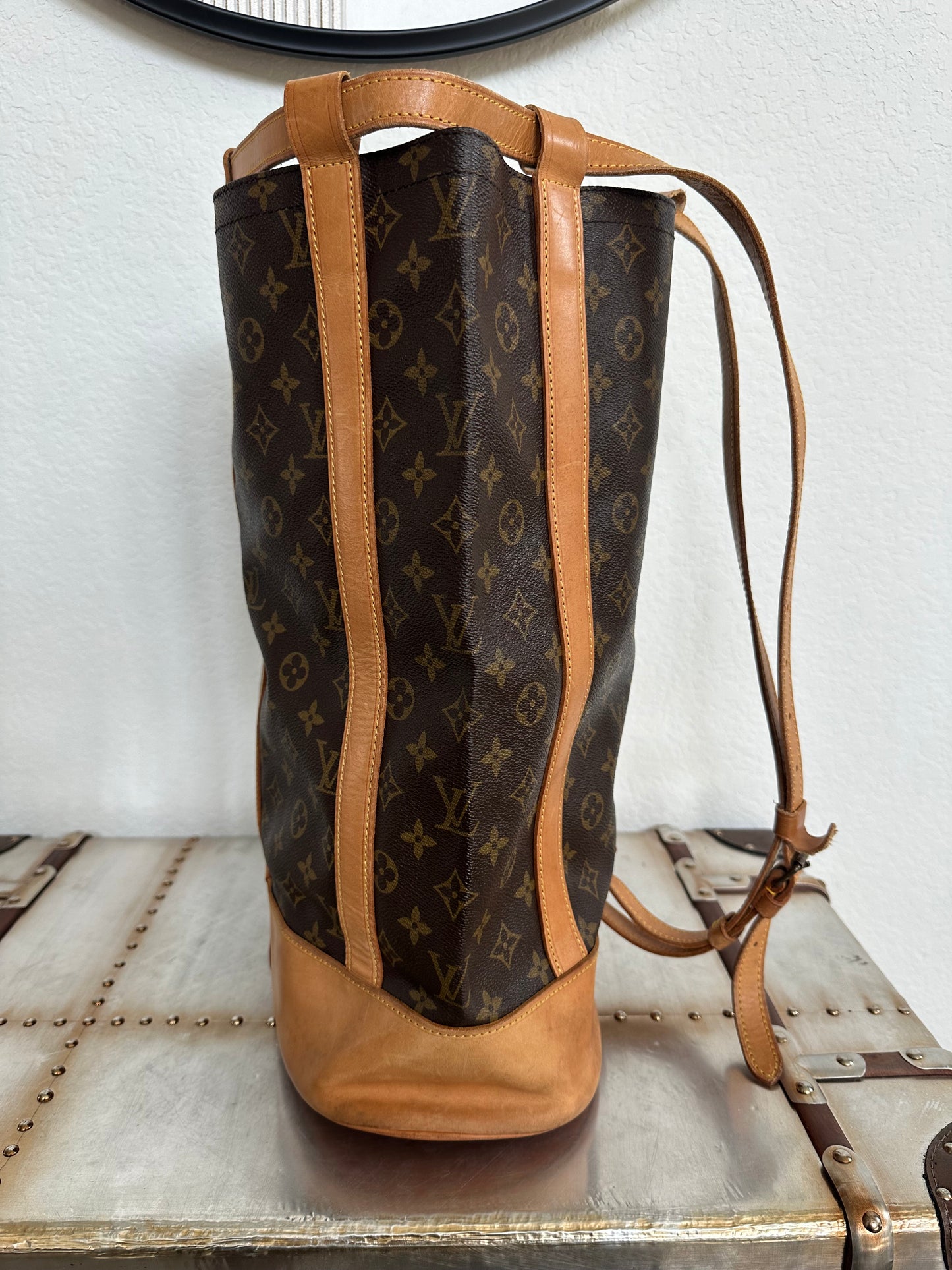 Pre-owned Authentic Louis Vuitton Randonnee GM Monogram Backpack