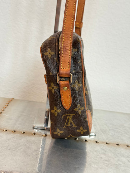 Pre-owned Authentic Louis Vuitton Trocadero 27 Monogram Crossbody Bag
