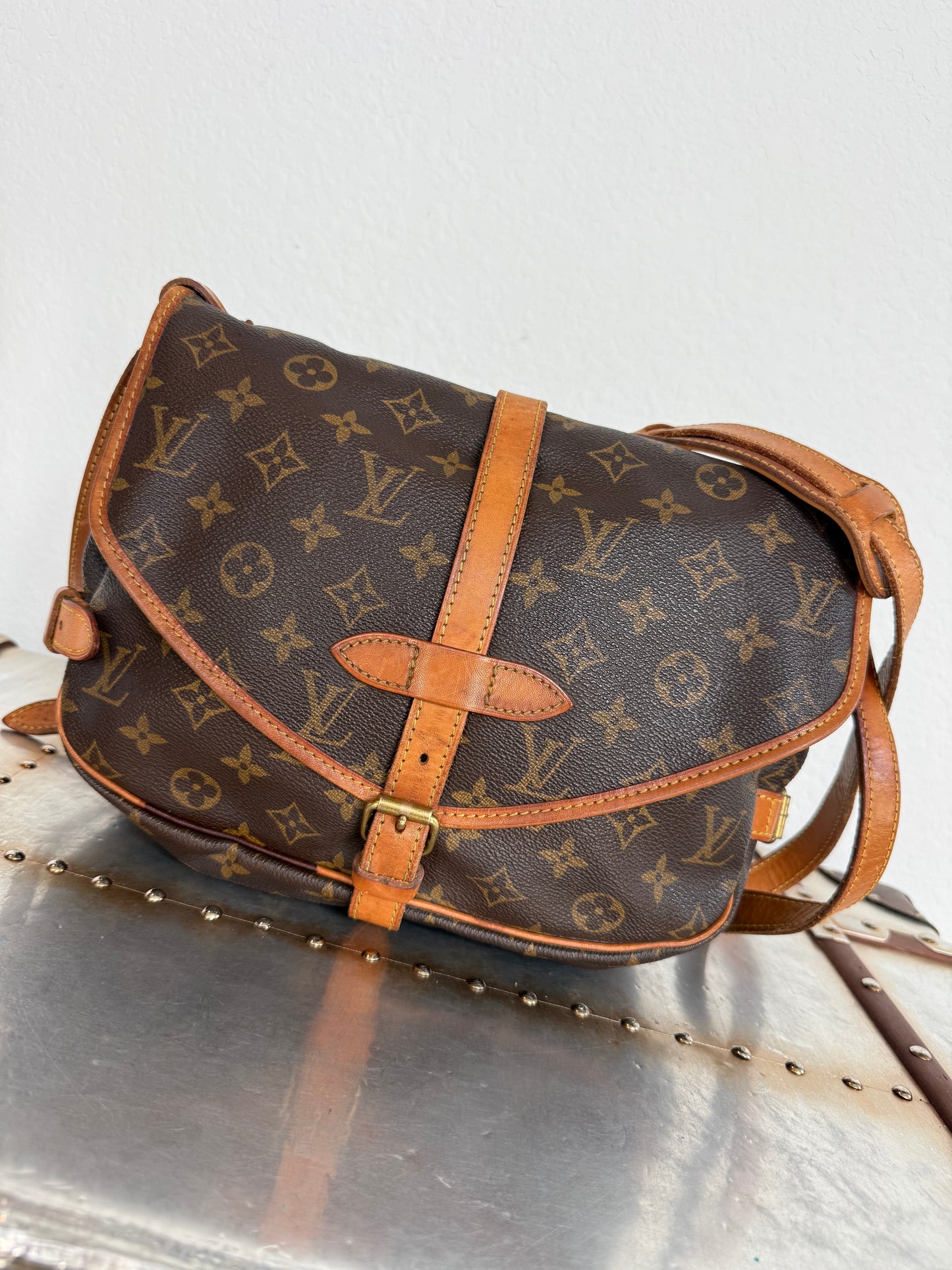 Pre-owned Authentic Louis Vuitton Saumur 30 Monogram Crossbody Bag
