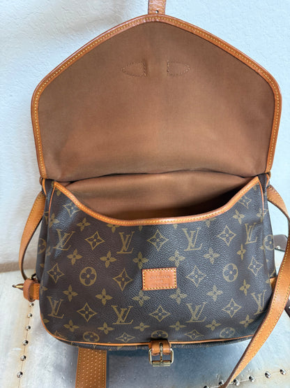 Pre-owned Authentic Louis Vuitton Saumur 30 Monogram Crossbody Bag