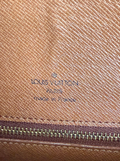 Pre-owned Authentic Louis Vuitton Saint Cloud GM Monogram Crossbody Bag