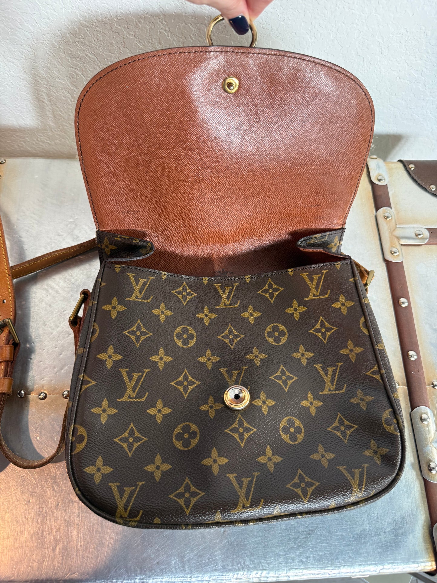 Pre-owned Authentic Louis Vuitton Saint Cloud GM Monogram Crossbody Bag