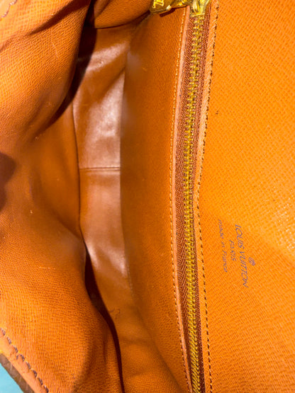 Pre-owned Authentic Louis Vuitton Saint Cloud GM Monogram Crossbody Bag