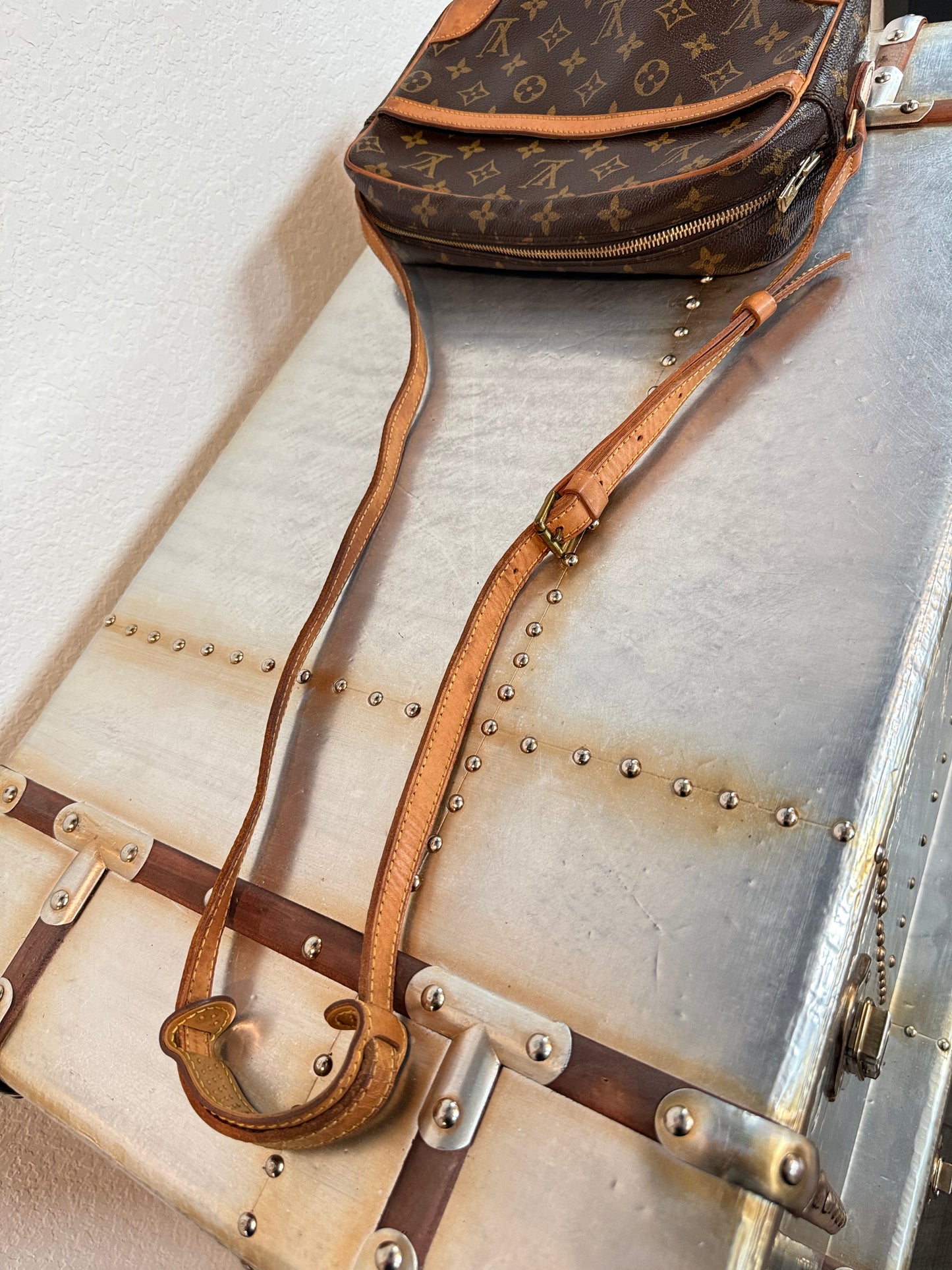 Pre-owned Authentic Louis Vuitton Trocadero 27 Monogram Crossbody Bag