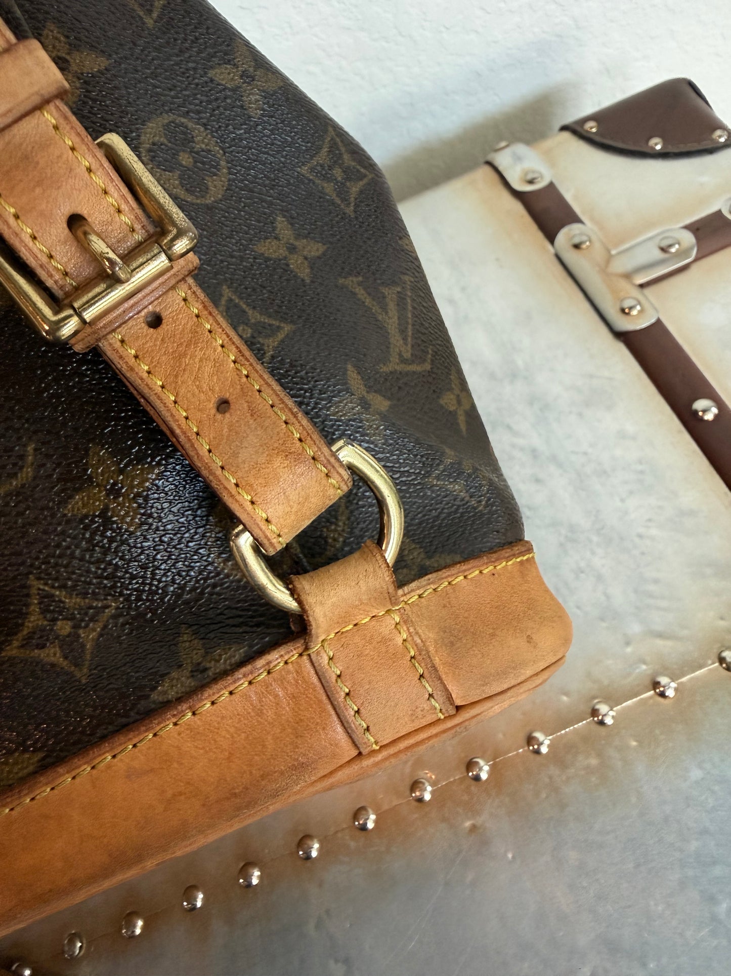 Pre-owned Authentic Louis Vuitton Montsouris MM Monogram Backpack