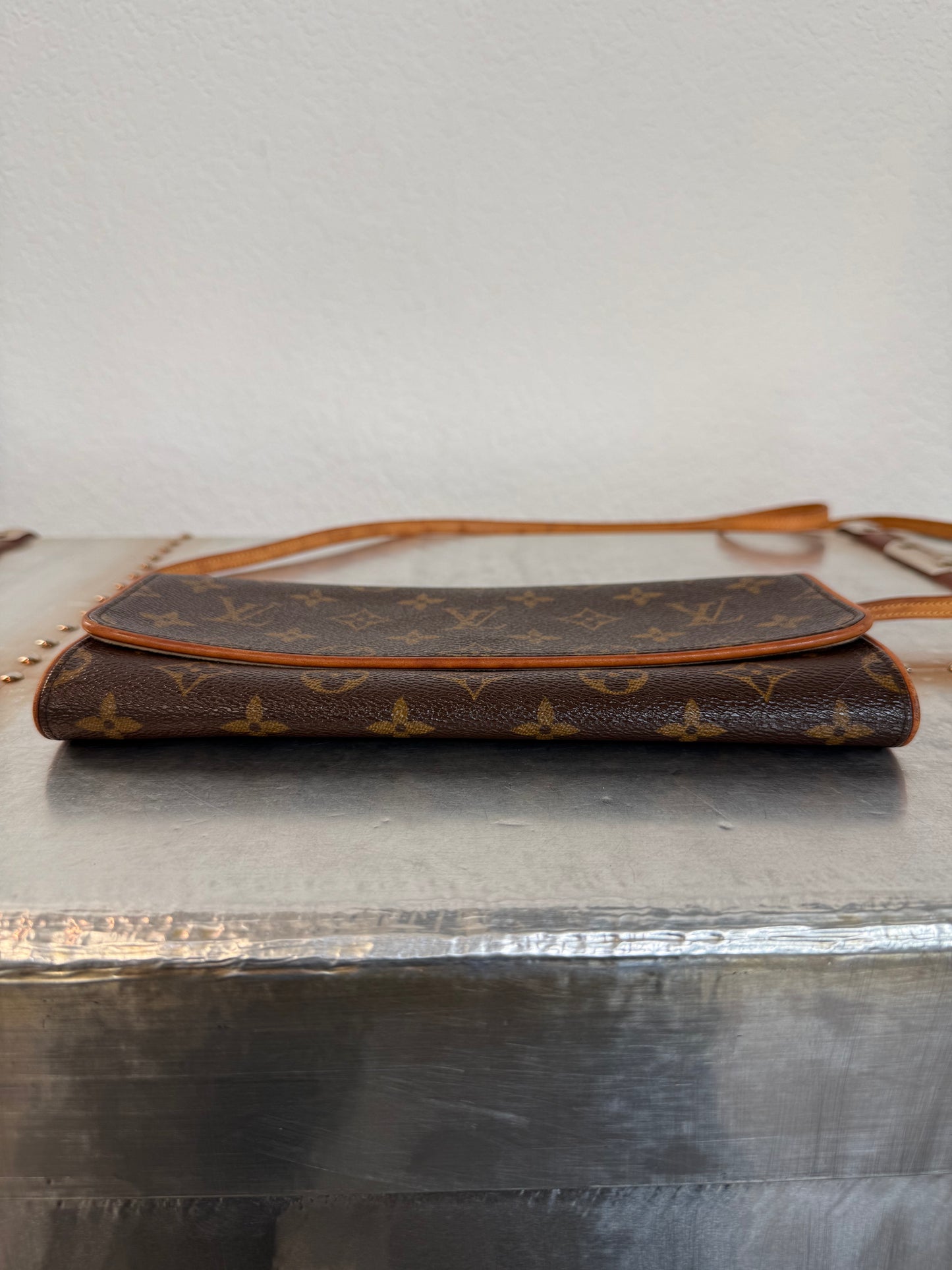 Pre-owned Authentic Louis Vuitton Pochette Twin GM Monogram Shoulder Bag