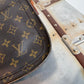 Pre-owned Authentic Louis Vuitton Saint Cloud MM Monogram Shoulder / Crossbody Bag