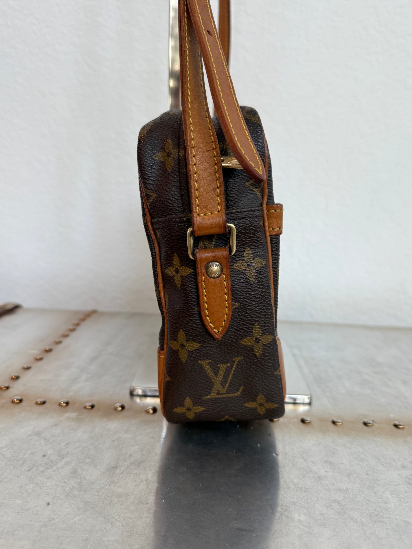 Pre-owned Authentic Louis Vuitton Trocadero 27 Monogram Crossbody Bag