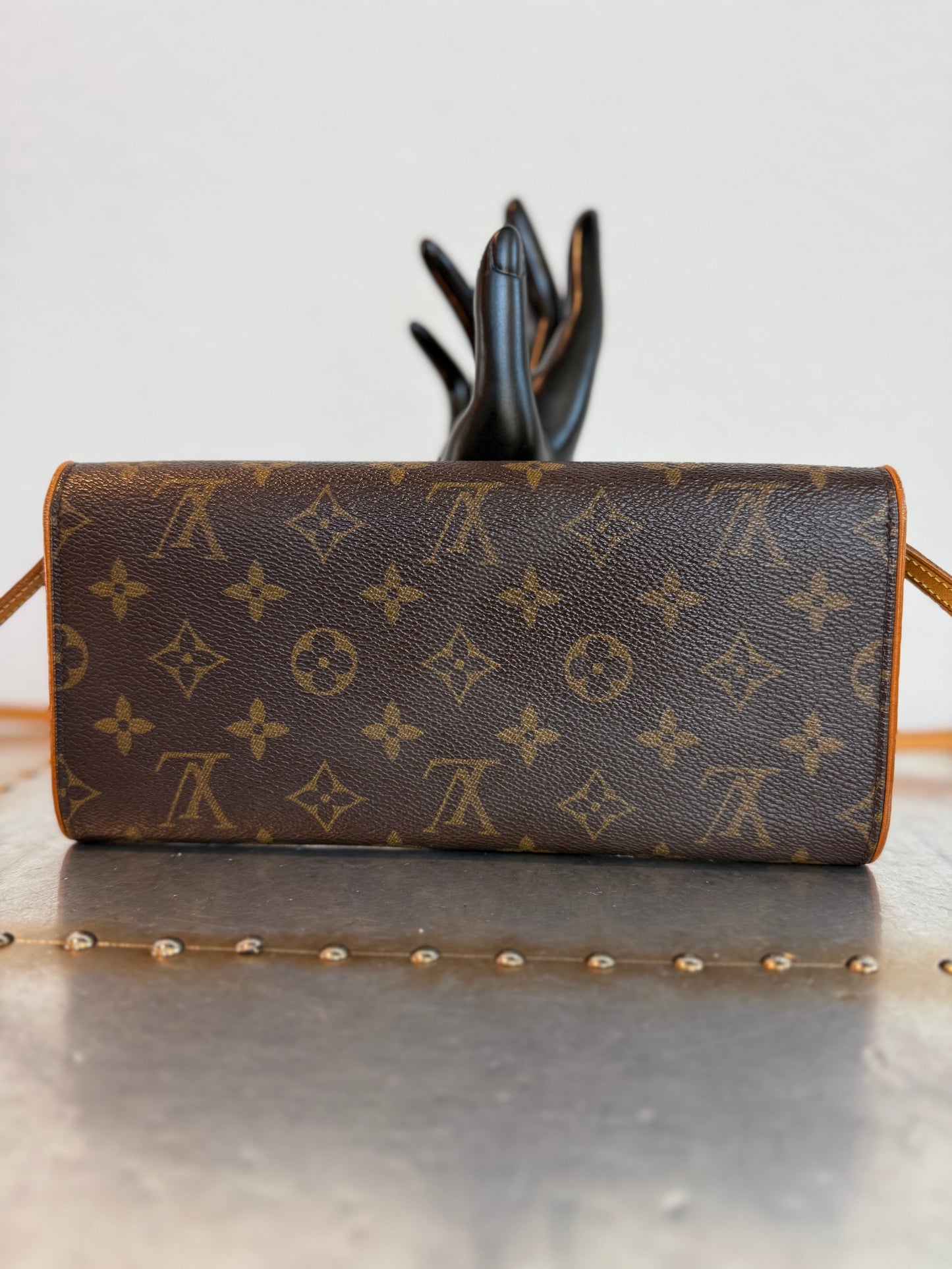 Pre-owned Authentic Louis Vuitton Pochette Twin GM Monogram Shoulder Bag