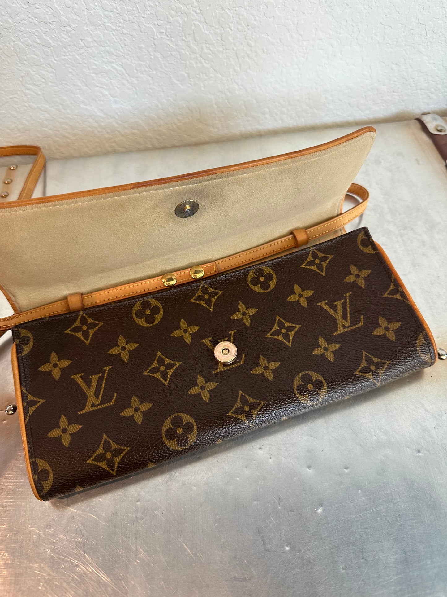 Pre-owned Authentic Louis Vuitton Pochette Twin GM Monogram Shoulder Bag