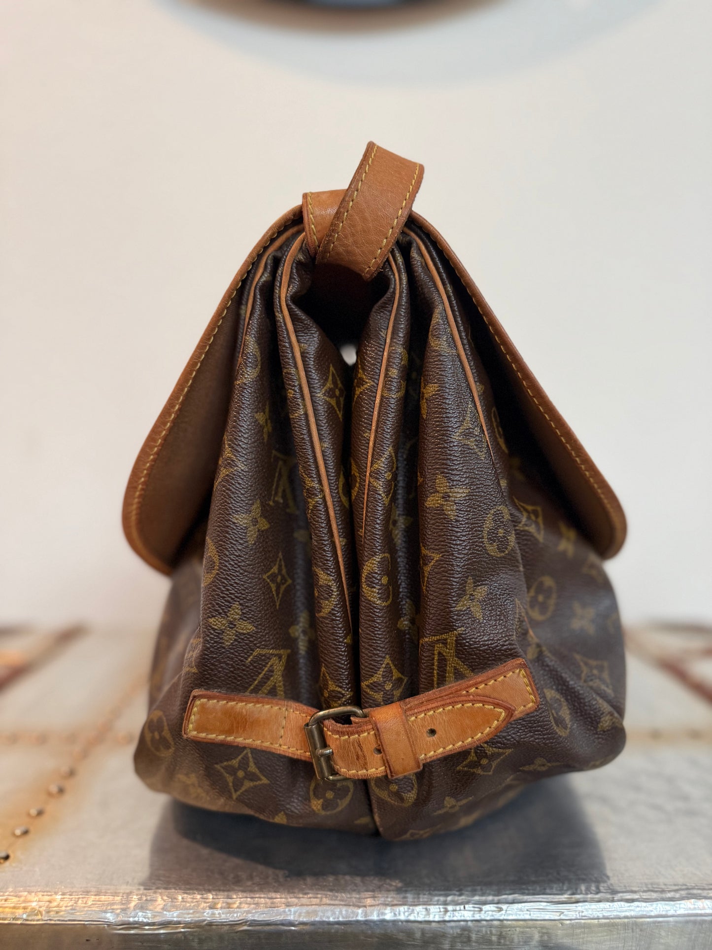 Pre-owned Authentic Louis Vuitton Monogram Saumur 35 Crossbody Bag