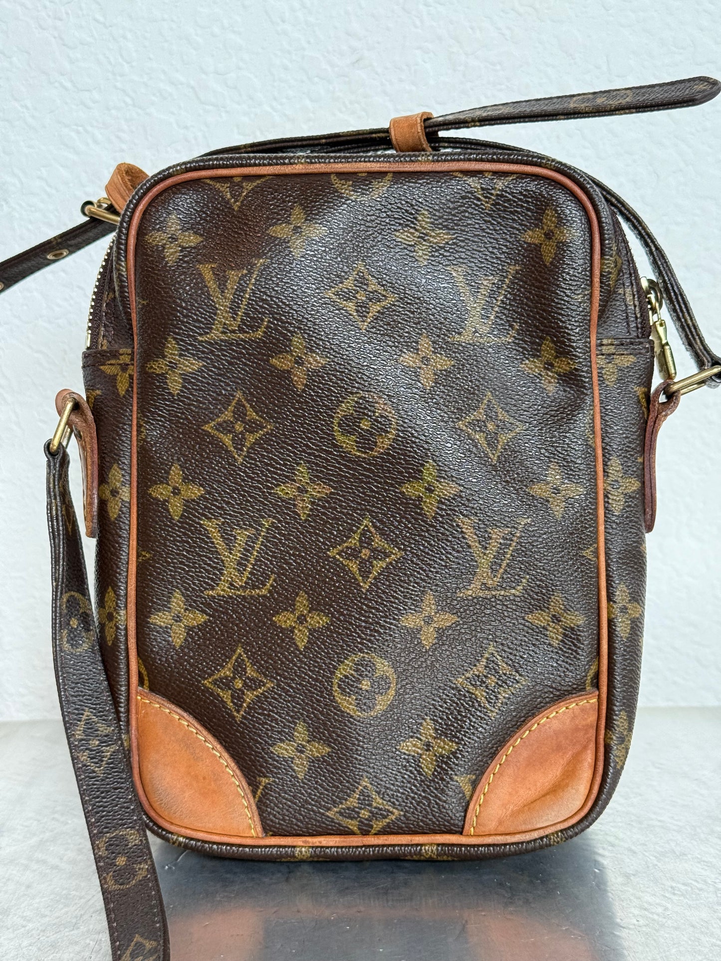 Pre-owned Authentic Louis Vuitton Amazon Monogram Crossbody Bag