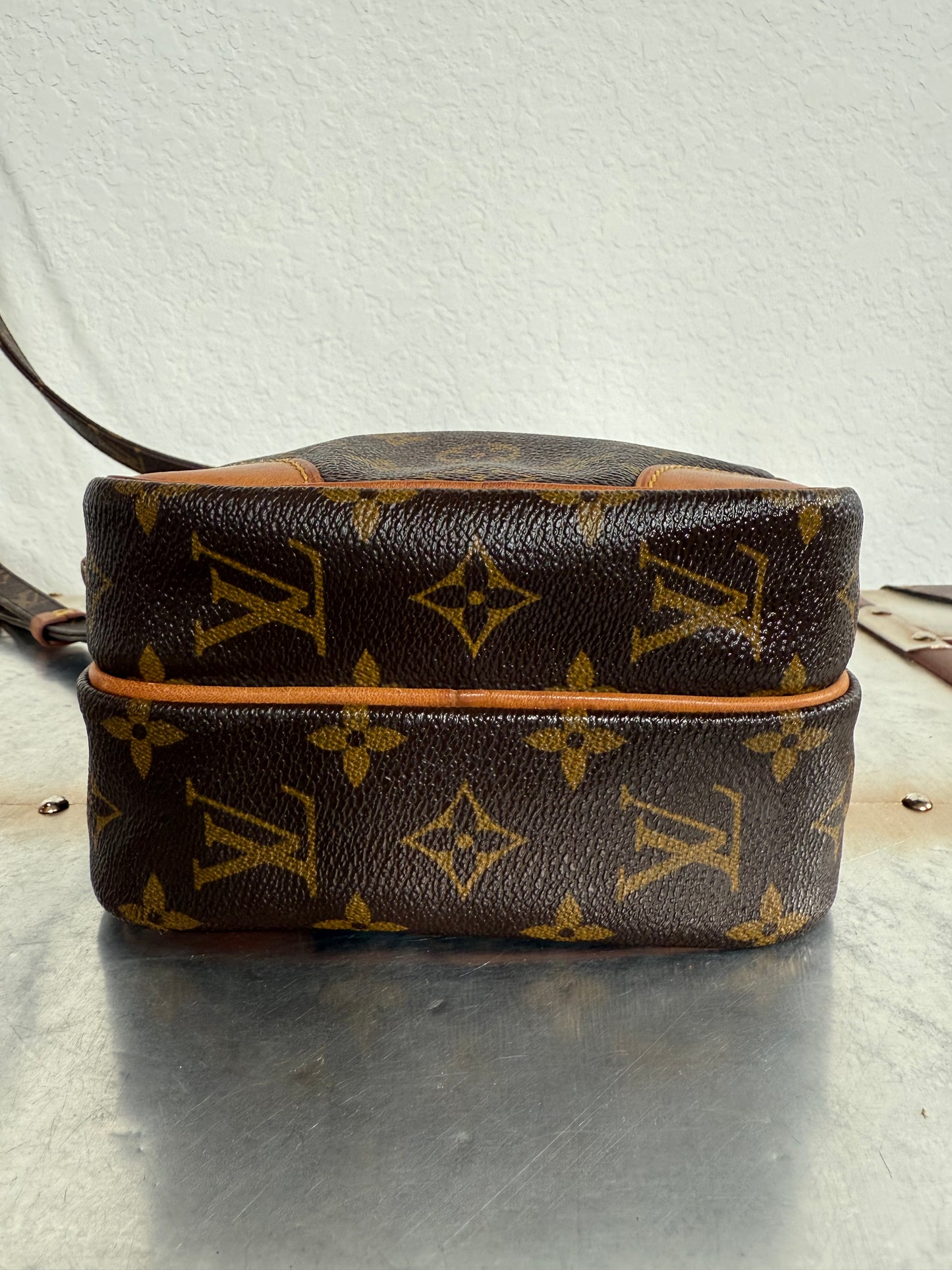 Pre-owned Authentic Louis Vuitton Amazon Monogram Crossbody Bag