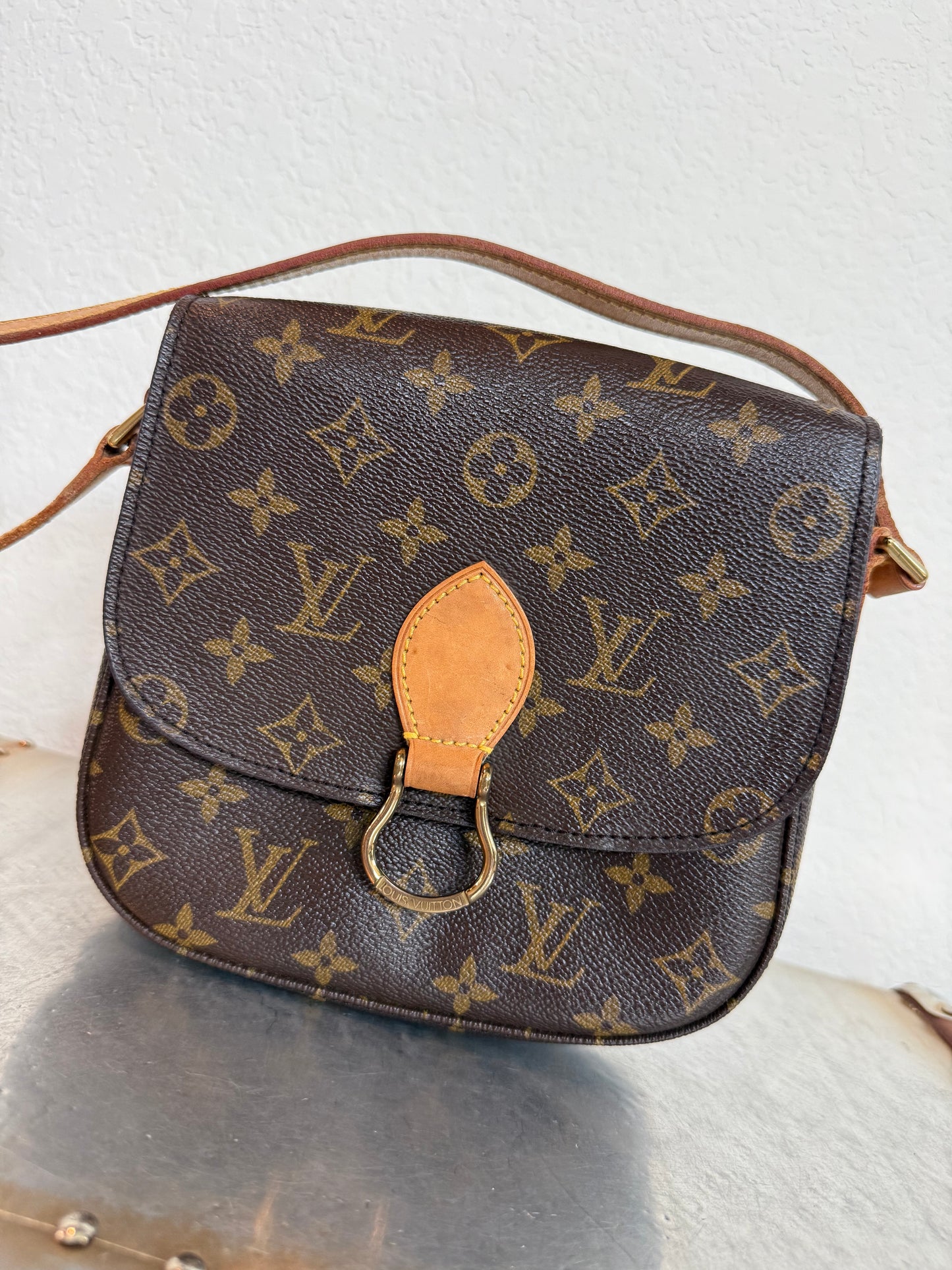 Pre-owned Authentic Louis Vuitton Saint Cloud MM Monogram Crossbody Bag