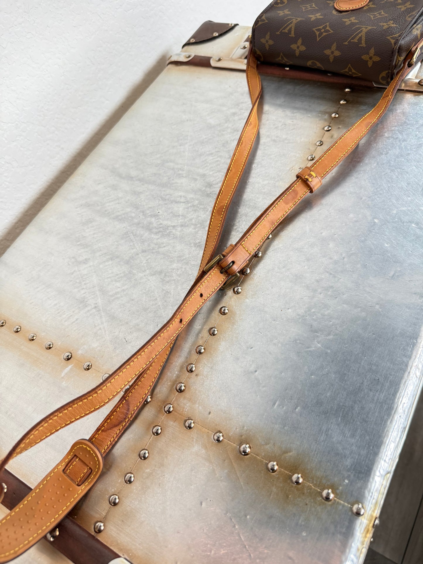 Pre-owned Authentic Louis Vuitton Saint Cloud PM Monogram Crossbody Bag