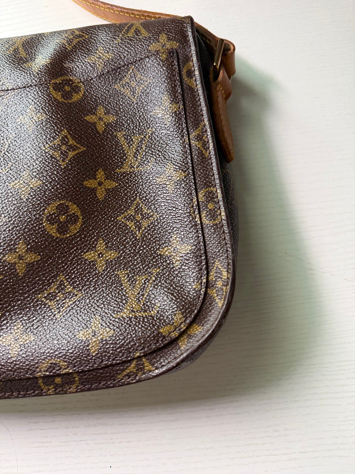 Pre-owned Authentic Louis Vuitton Saint Cloud GM Monogram Crossbody Bag