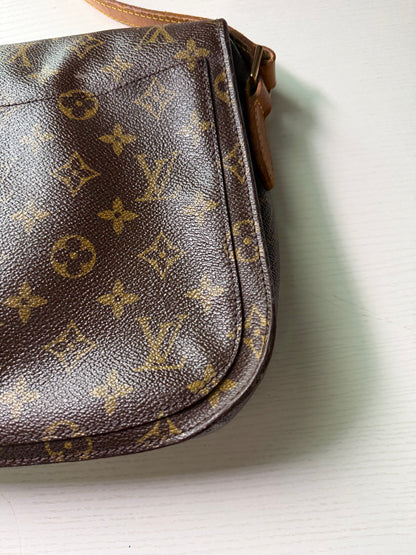 Pre-owned Authentic Louis Vuitton Saint Cloud GM Monogram Crossbody Bag