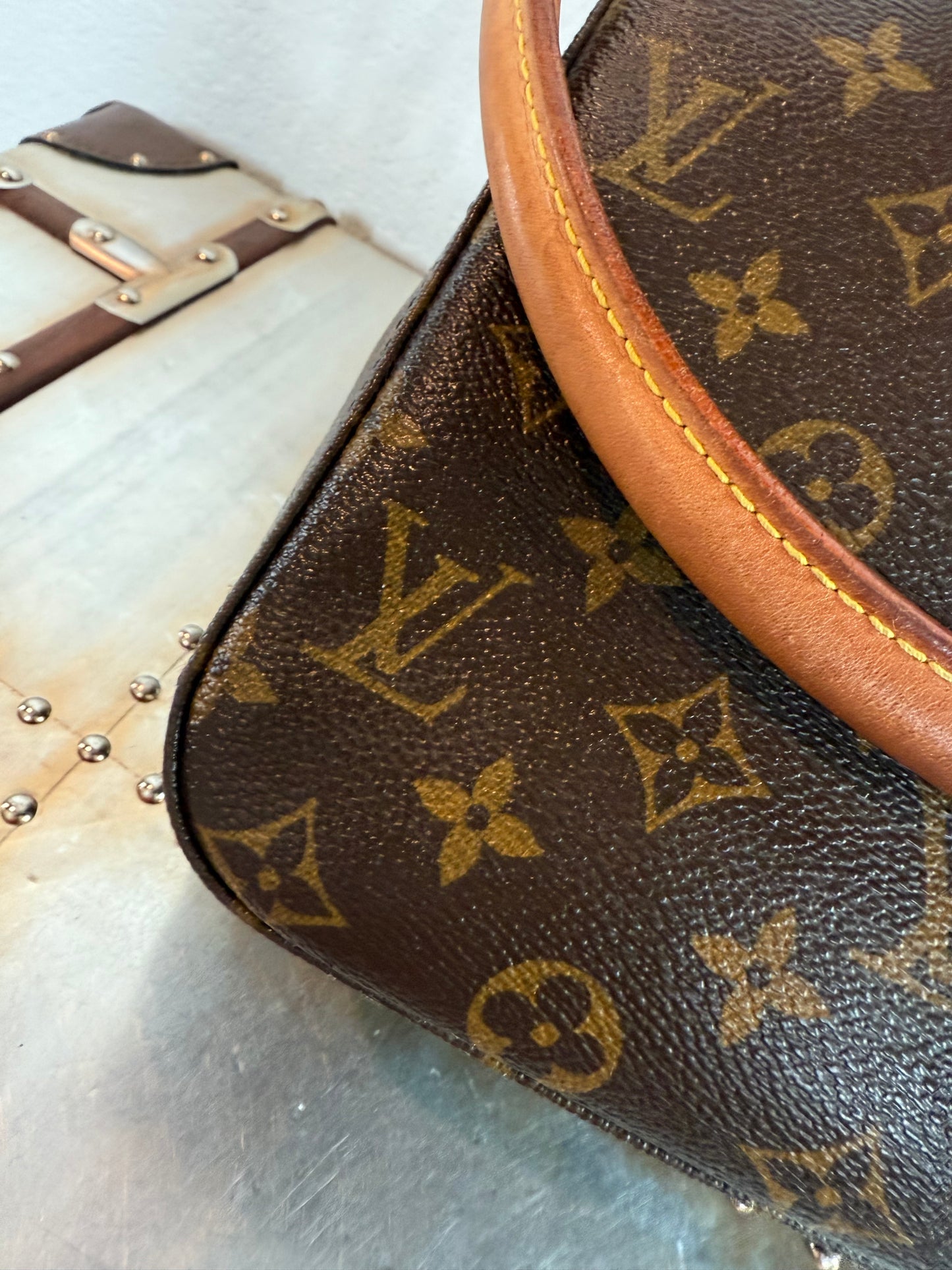 Pre-owned Authentic Louis Vuitton Looping GM Monogram Shoulder Bag