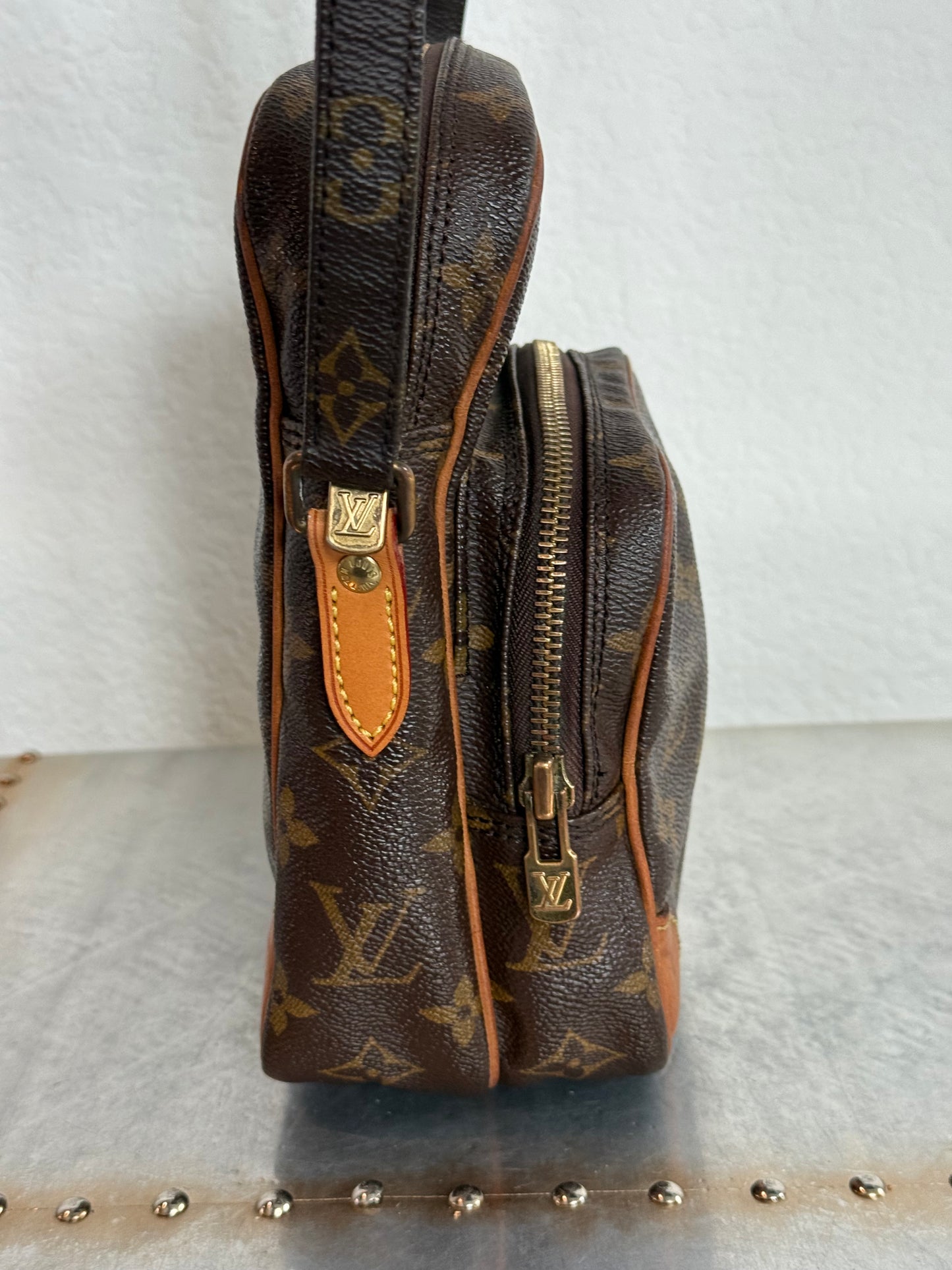 Pre-owned Authentic Louis Vuitton Amazon Monogram Crossbody Bag