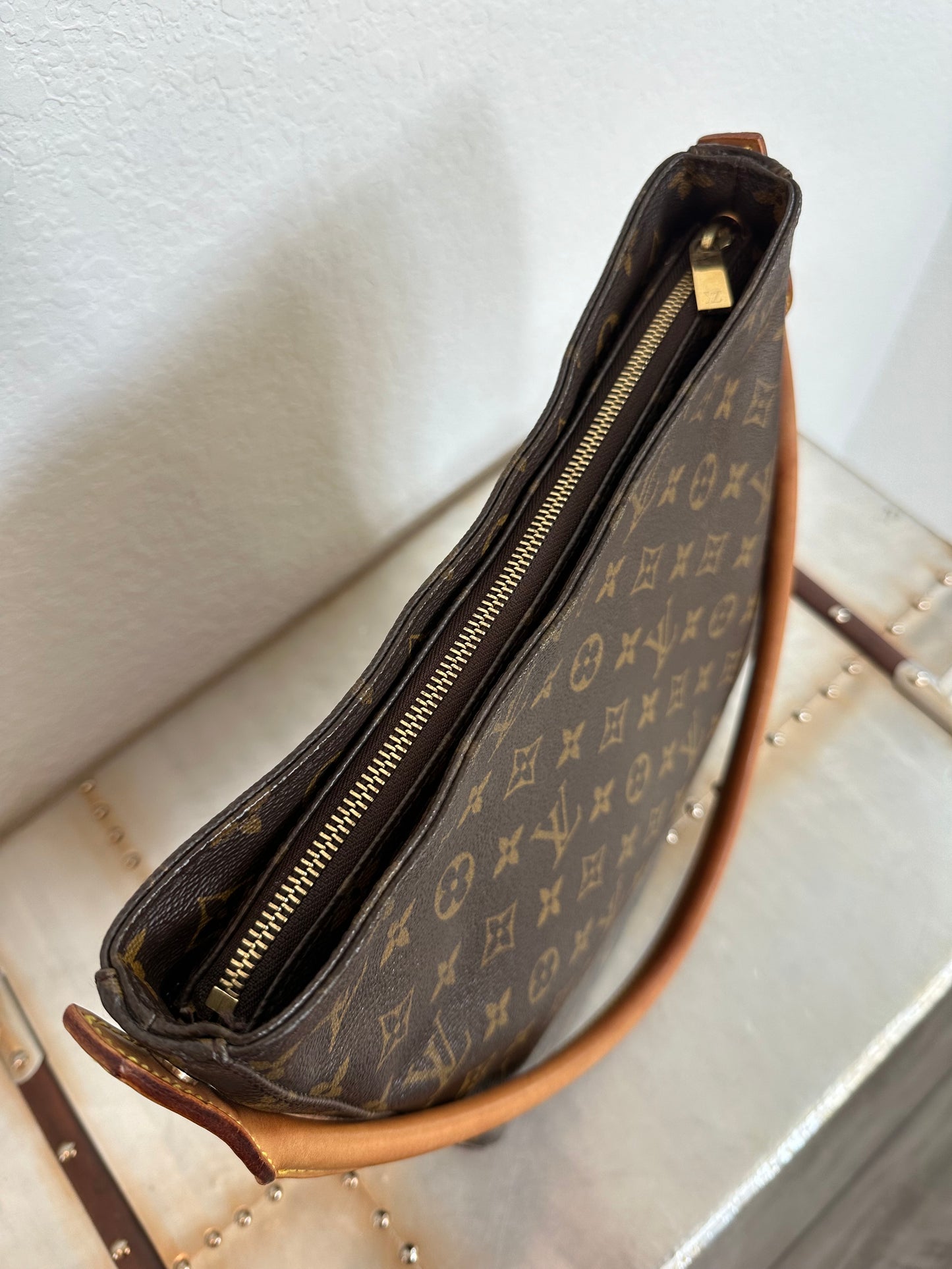 Pre-owned Authentic Louis Vuitton Looping GM Monogram Shoulder Bag