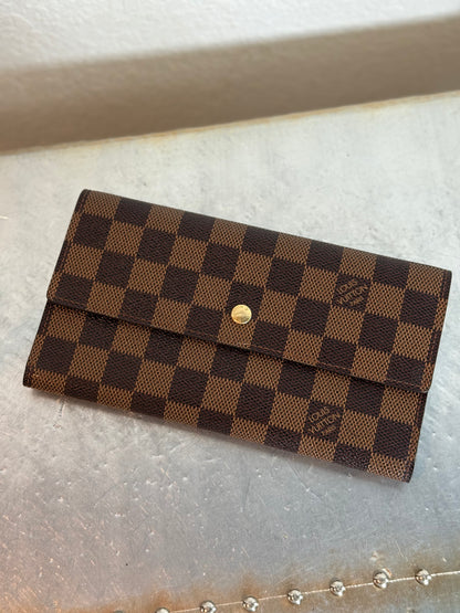 Pre-owned Authentic Louis Vuitton Portefeuille  International Damier Wallet