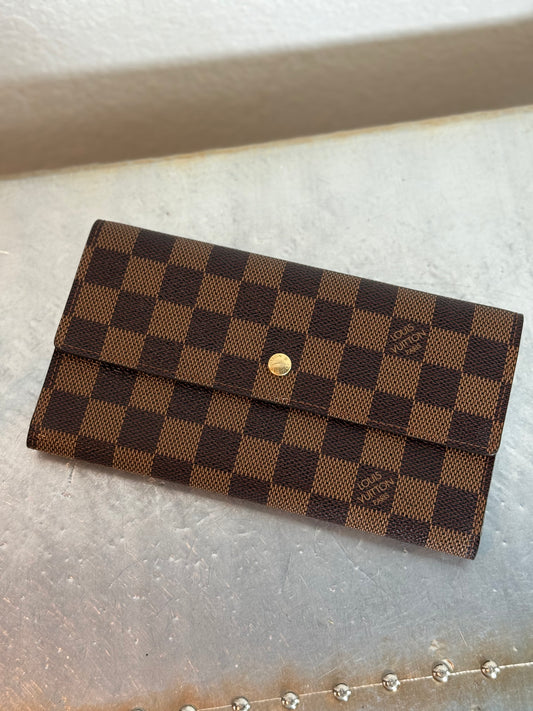 Pre-owned Authentic Louis Vuitton Portefeuille  International Damier Wallet