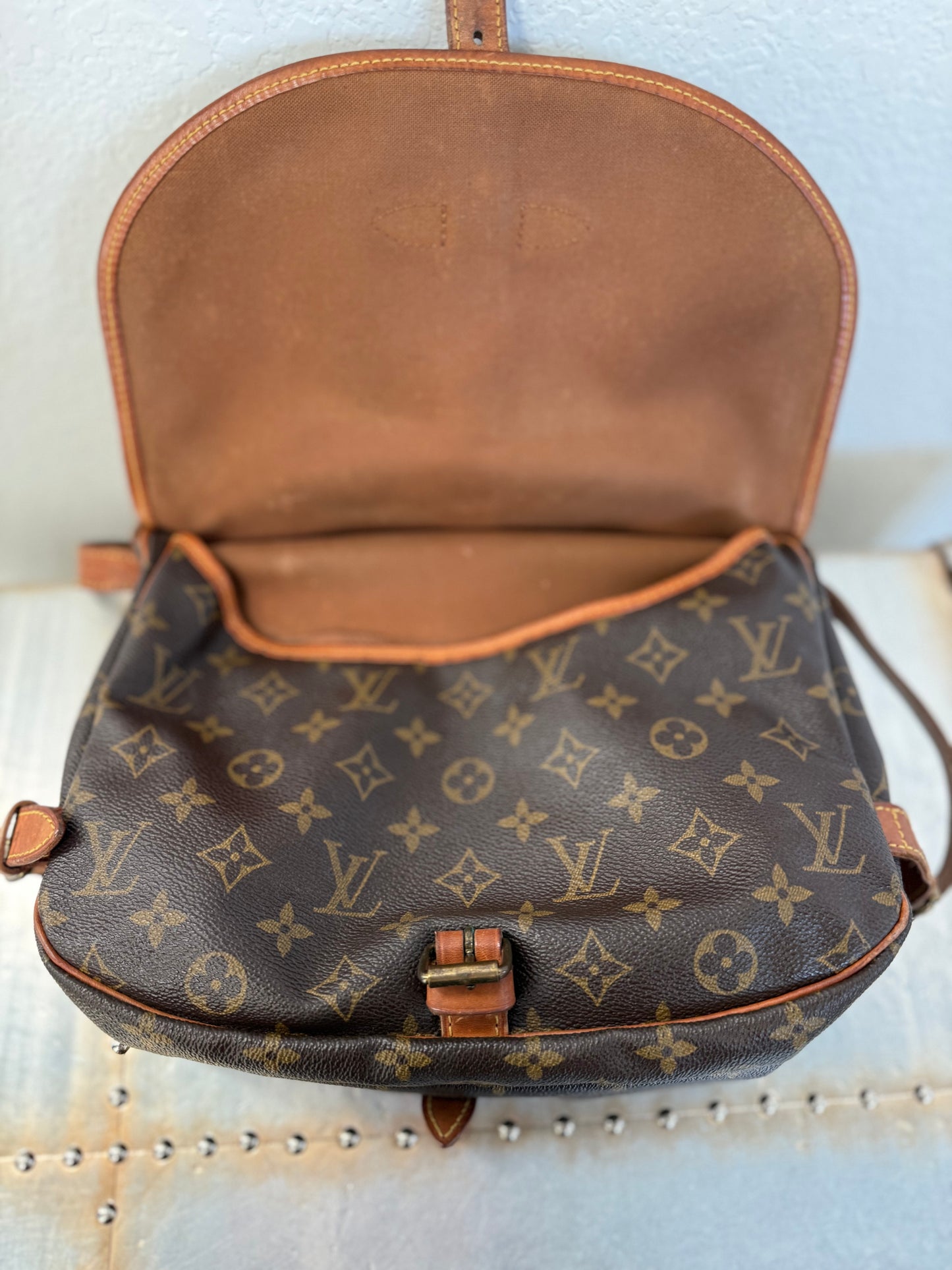 Pre-owned Authentic Louis Vuitton Saumur 30 Monogram Crossbody Bag
