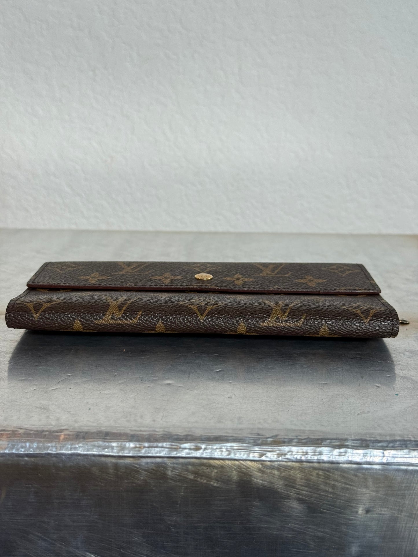 Pre-owned Authentic Louis Vuitton Portefeuille  International Monogram Wallet