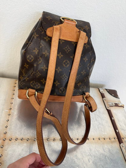 Pre-owned Authentic Louis Vuitton Montsouris MM Monogram Backpack