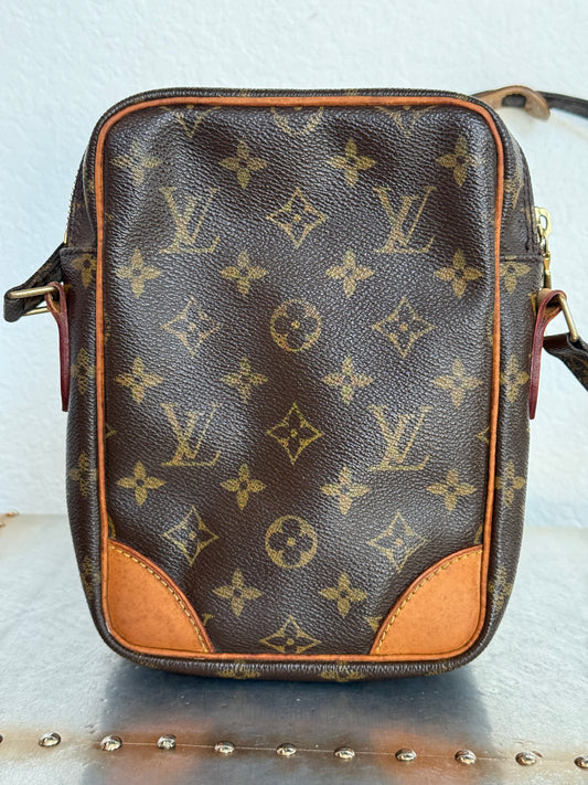 Pre-owned Authentic Louis Vuitton Amazon Monogram Crossbody Bag