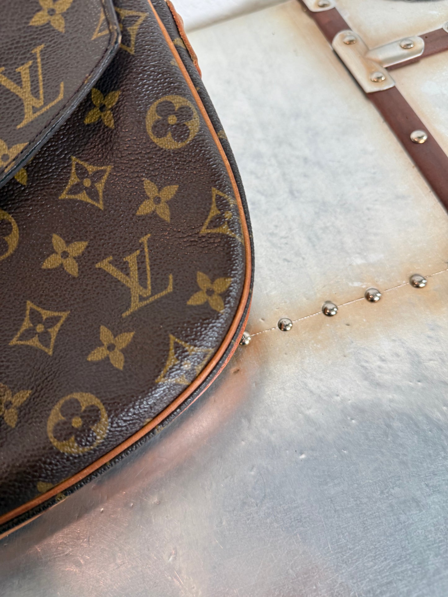 Pre-owned Authentic Louis Vuitton Jeune Fille GM Monogram Crossbody Bag