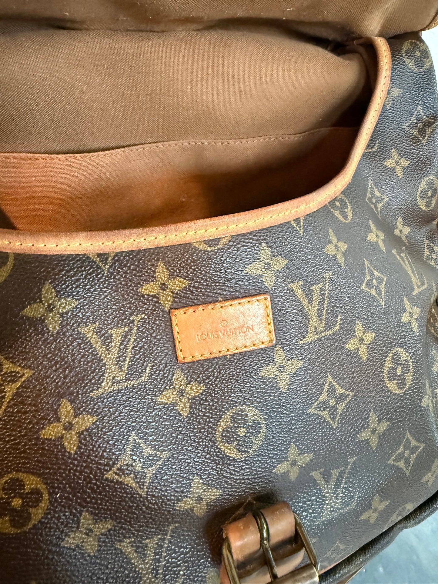 Pre-owned Authentic Louis Vuitton Monogram Saumur 35 Crossbody Bag